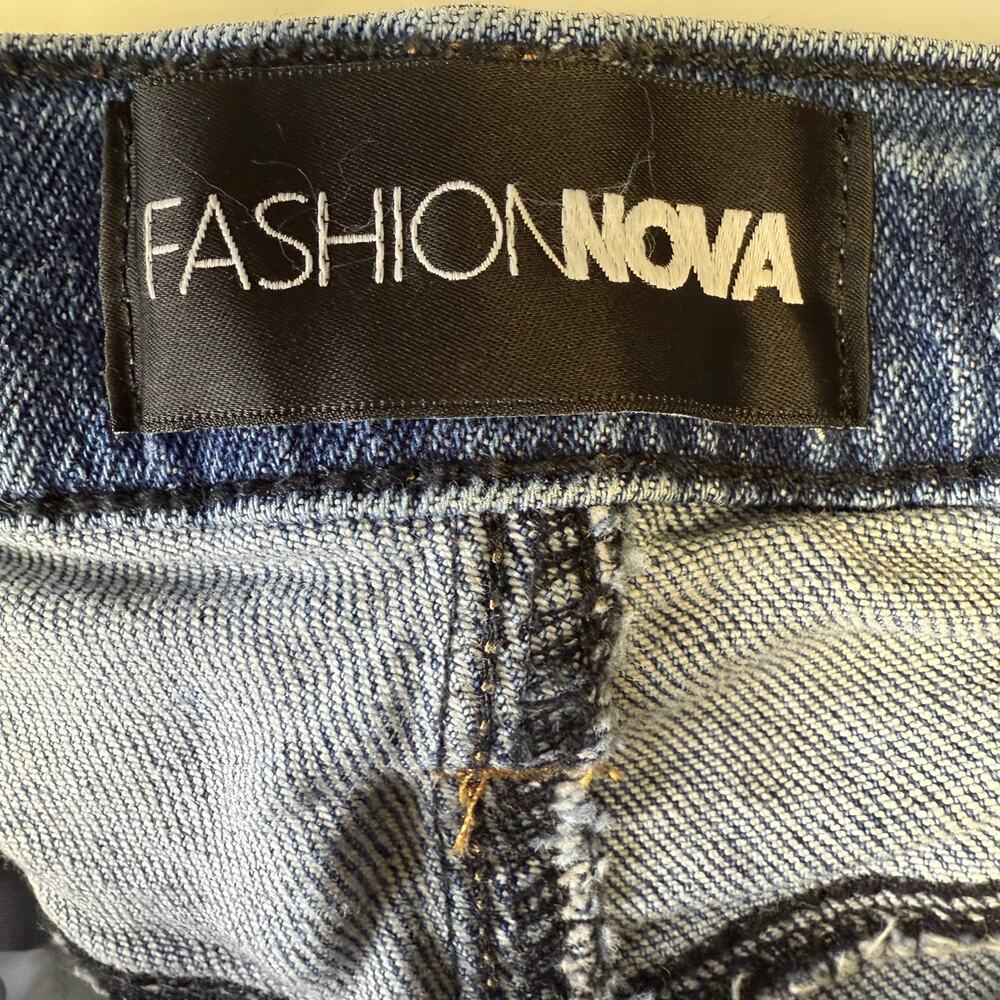 Fashion Nova high rise barrel blue denim jeans 5 pocket women’s 30 waist size 11 - Picture 3 of 4